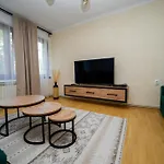 Cozy One-Bedroom Apartment Near City Center
