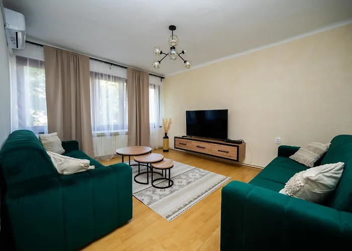Cozy One-Bedroom Apartment Near City Center